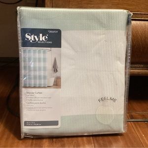 NWT STYLE SELECTIONS SHOWER CURTAIN